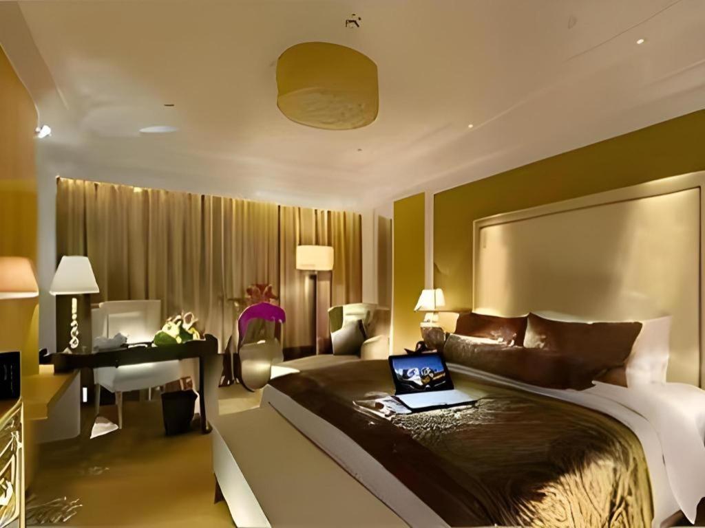 Radegast Cbd Hotel