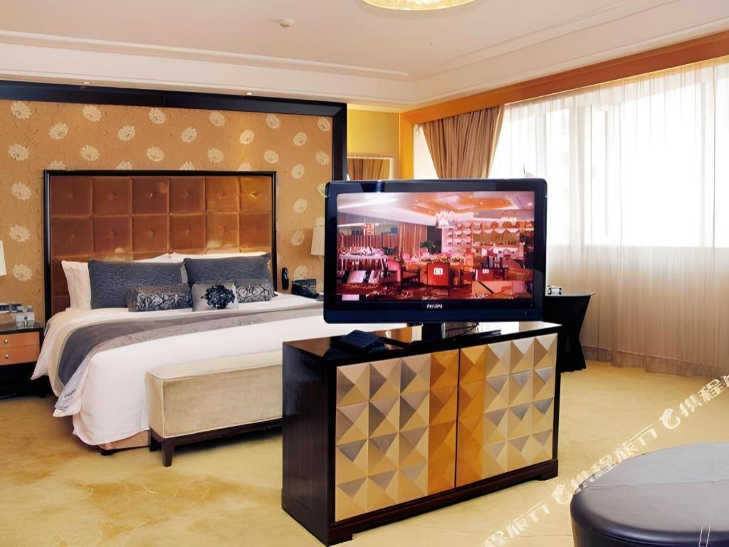 Khách sạn Radegast Cbd 5*
