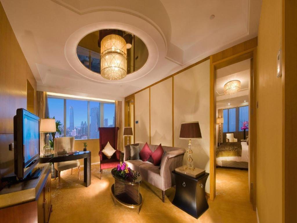Radegast Cbd Khách sạn 5*