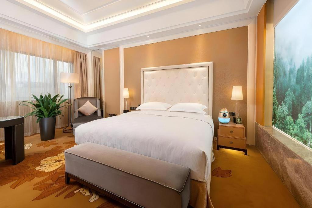 Radegast Cbd Khách sạn 5*